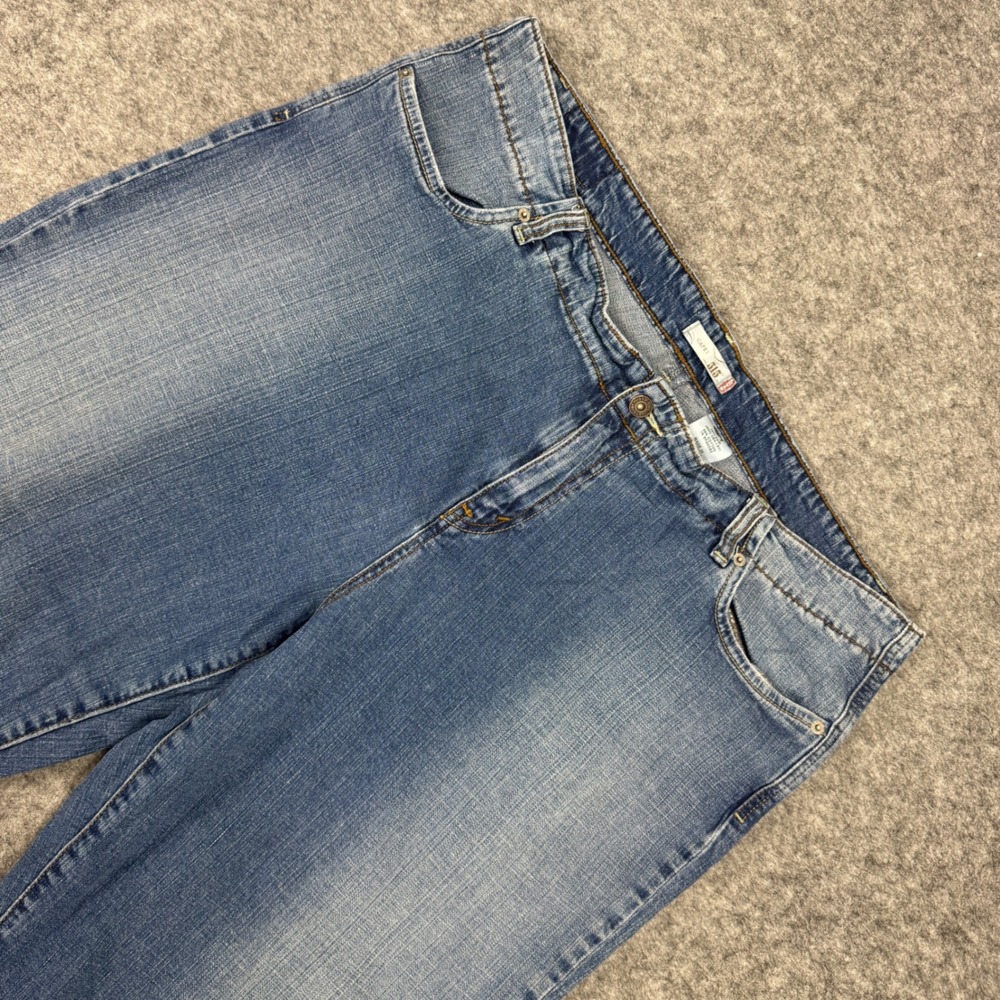 Levis 515 Capri Jeans Womens 22 Plus Blue‎ Denim Mid Rise Stretch Cropped Pants
